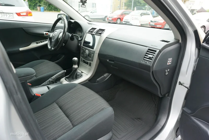 Toyota Corolla E140/E150 19