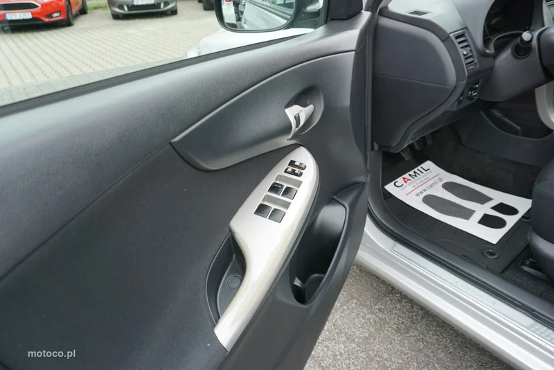 Toyota Corolla E140/E150 5