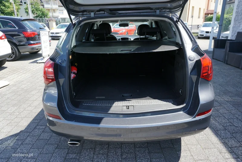 Opel Astra Sports Tourer 14