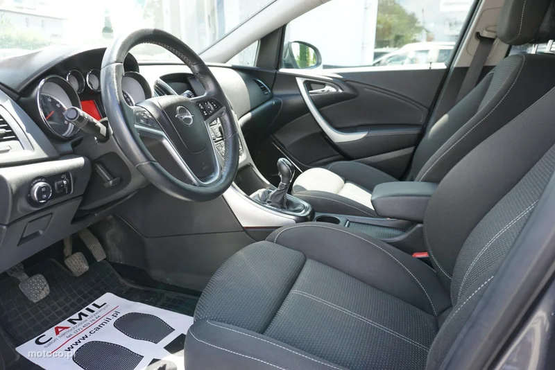 Opel Astra Sports Tourer 10