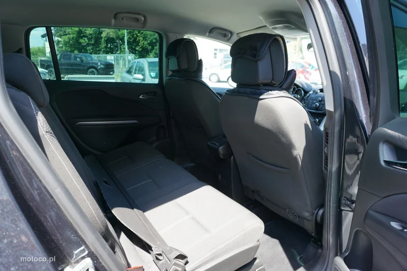Opel Zafira C Tourer 18