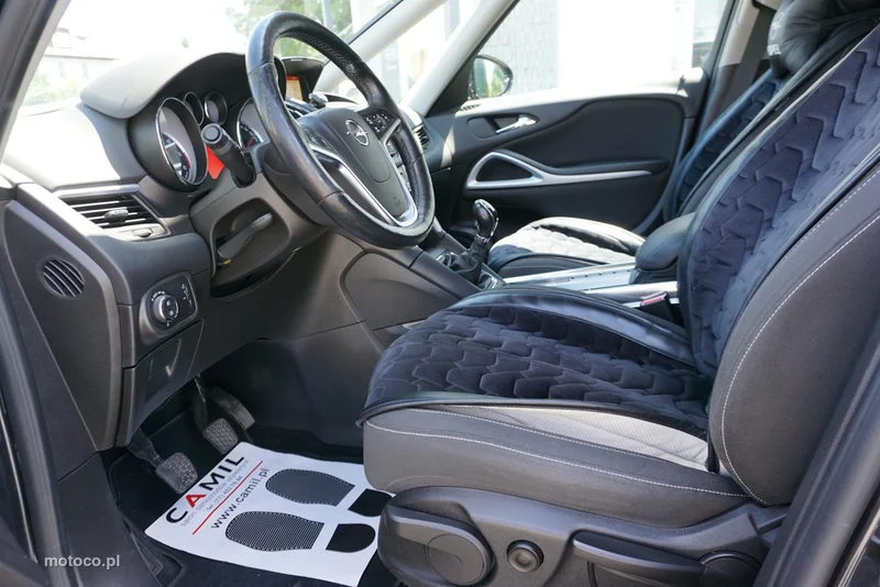 Opel Zafira C Tourer 10