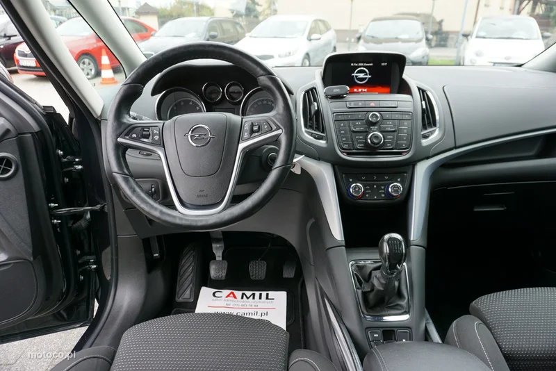 Opel Zafira C Tourer 14