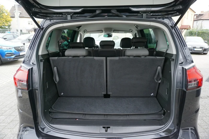 Opel Zafira C Tourer 16