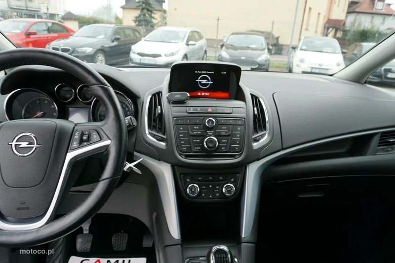 Opel Zafira C Tourer 21