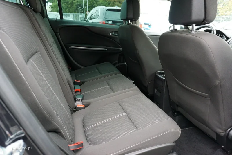 Opel Zafira C Tourer 24