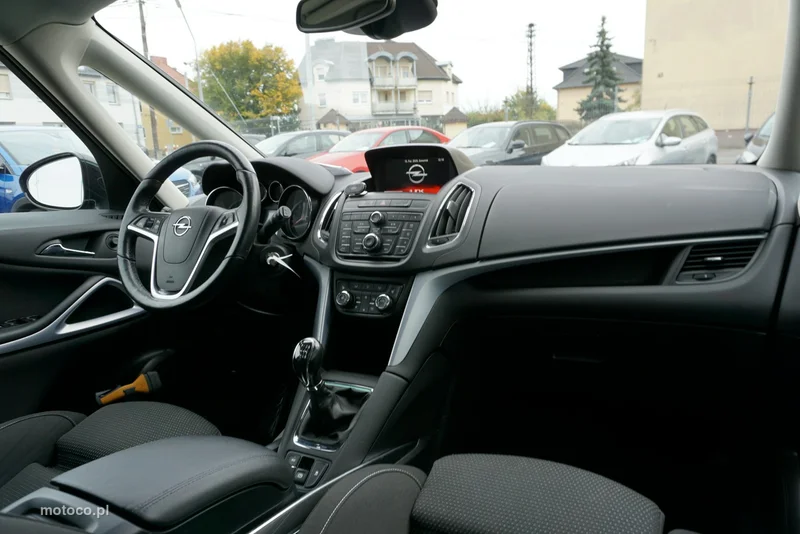 Opel Zafira C Tourer 26