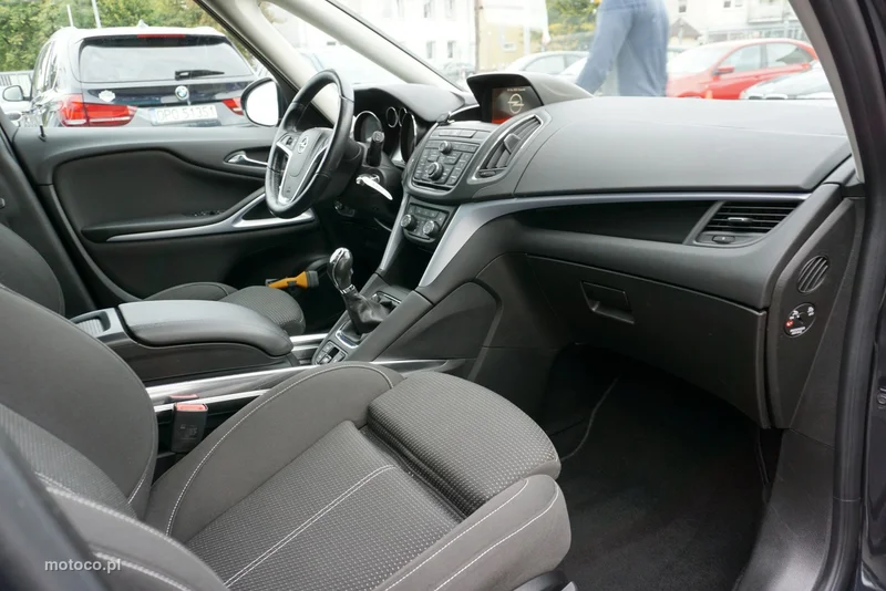 Opel Zafira C Tourer 27