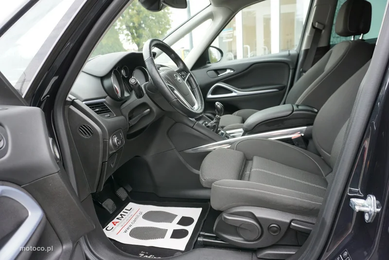 Opel Zafira C Tourer 9