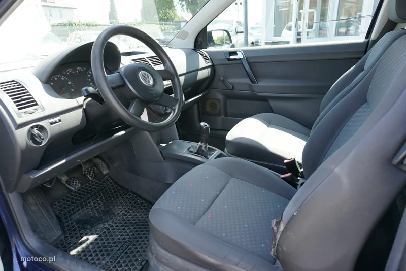 Volkswagen Polo IV 9N 8