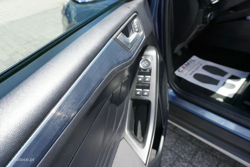 Ford Focus IV 10