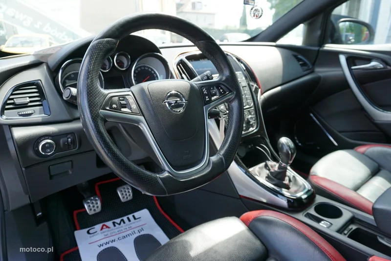 Opel Astra GTC 14