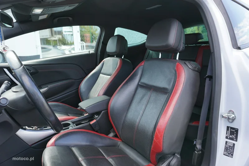 Opel Astra GTC 16