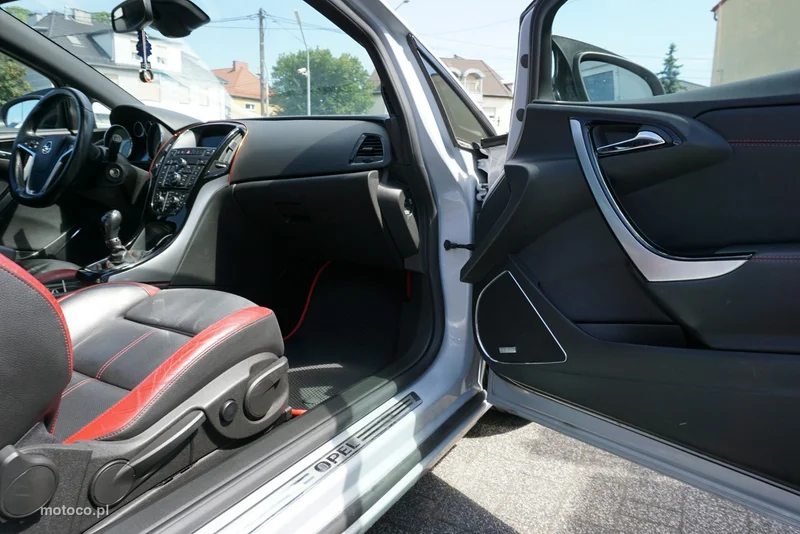 Opel Astra GTC 20