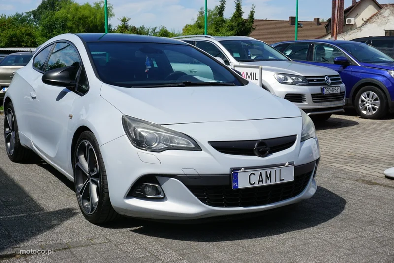 Opel Astra GTC 3