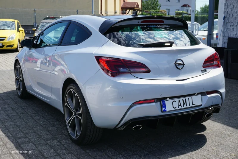 Opel Astra GTC 7