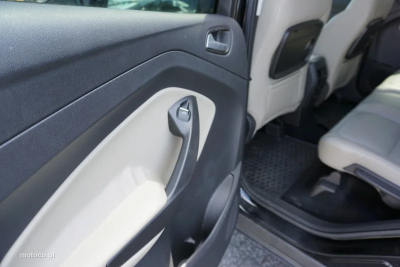 Ford Kuga II 12