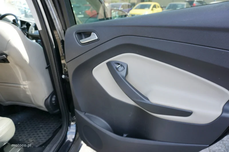 Ford Kuga II 23