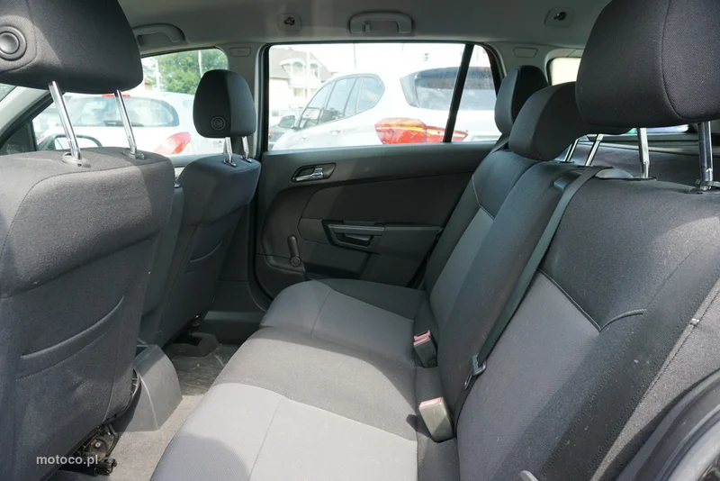 Opel Astra H 12