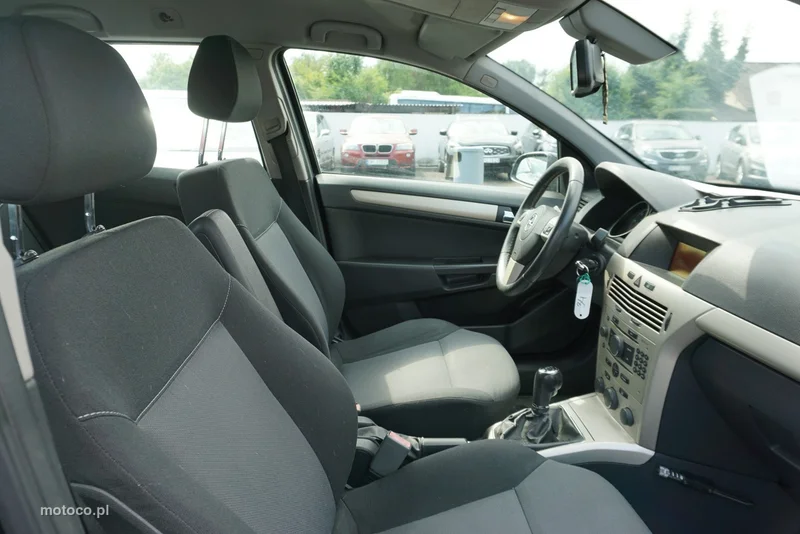 Opel Astra H 15