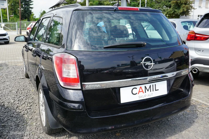 Opel Astra H 4
