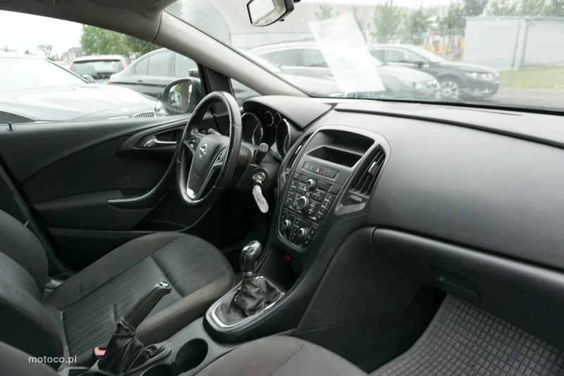 Opel Astra Sports Tourer 14