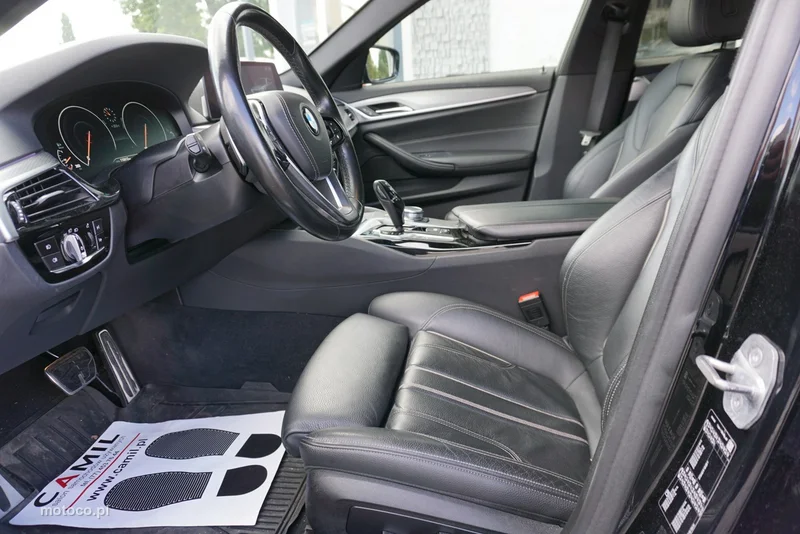 BMW Seria 5 G30 520 12