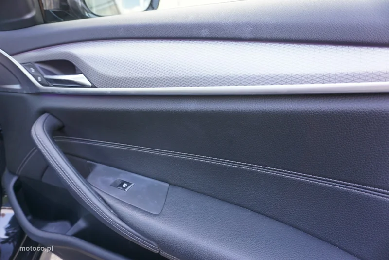 BMW Seria 5 G30 520 33