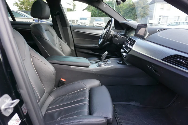 BMW Seria 5 G30 520 34