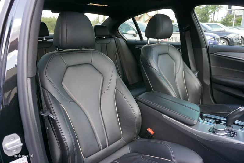 BMW Seria 5 G30 520 37