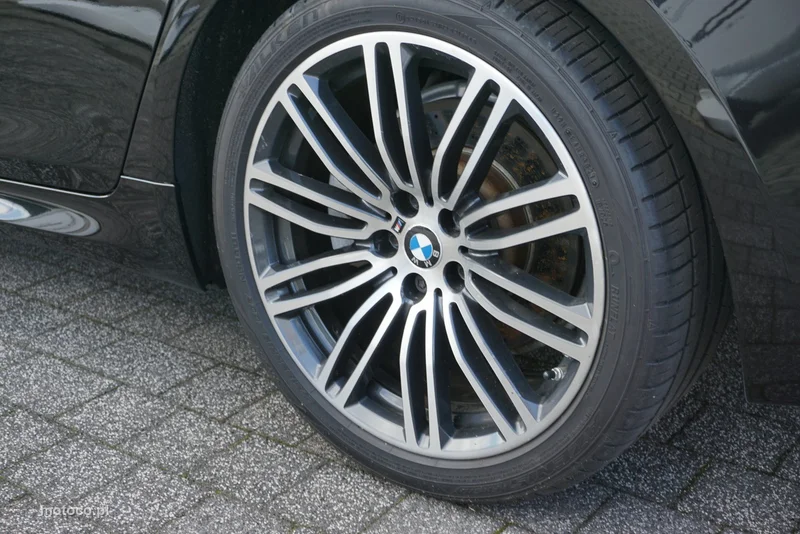 BMW Seria 5 G30 520 9