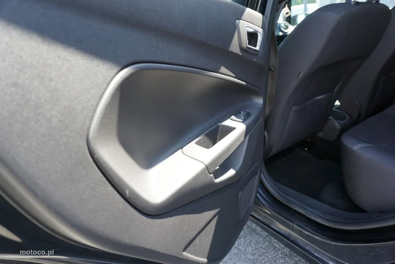 Ford Fiesta VI 12