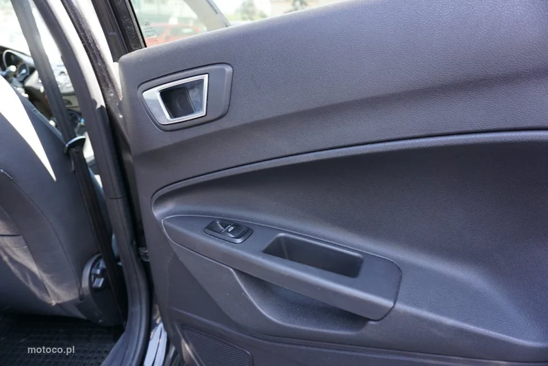 Ford Fiesta VI 17