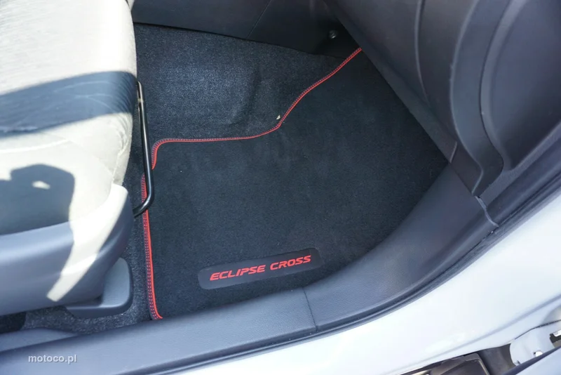 Mitsubishi Eclipse Cross 32