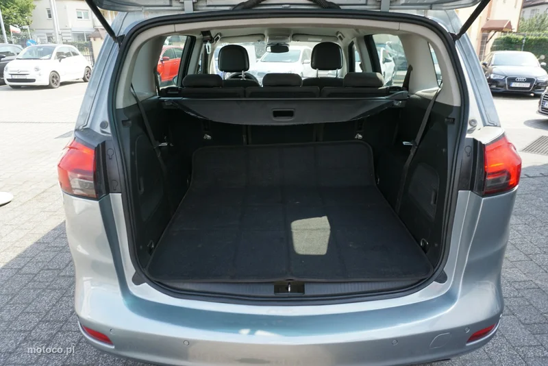 Opel Zafira C Tourer 14