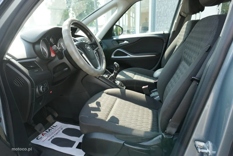 Opel Zafira C Tourer 9