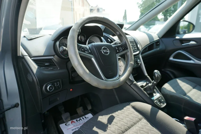 Opel Zafira C Tourer 10