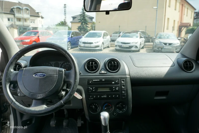 Ford Fiesta V 12