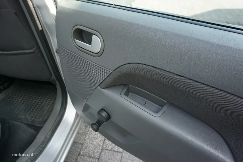 Ford Fiesta V 17