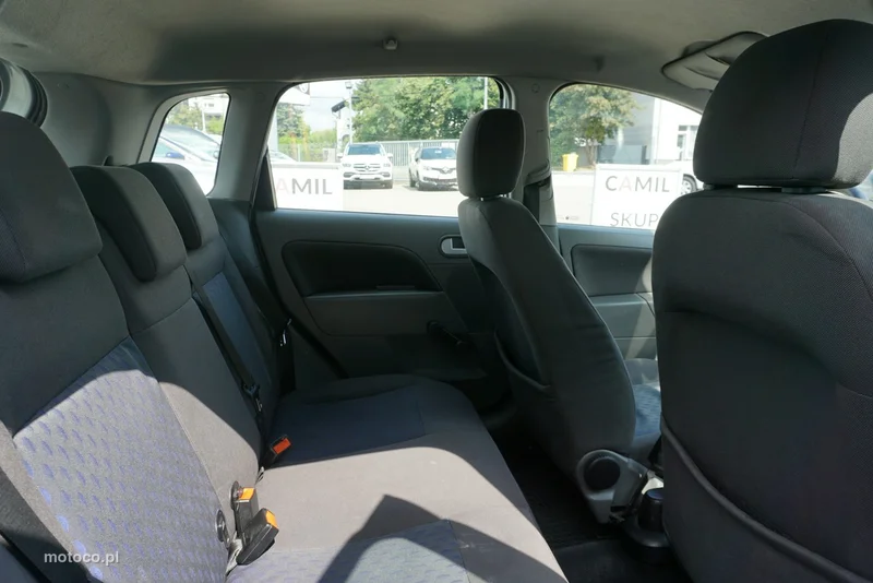 Ford Fiesta V 18