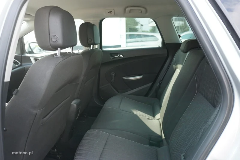 Opel Astra J 11