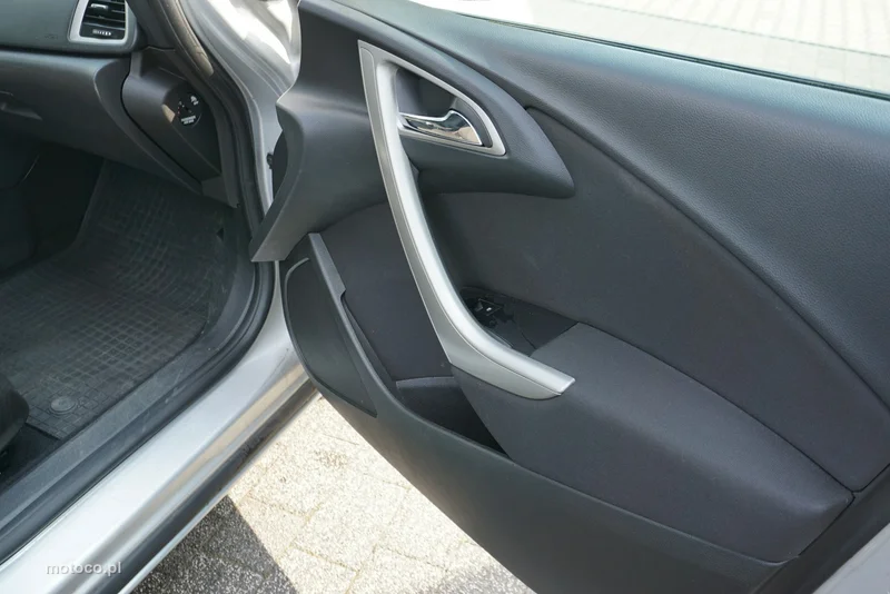 Opel Astra J 13