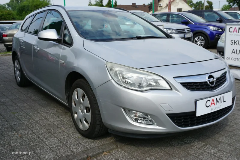 Opel Astra J 3