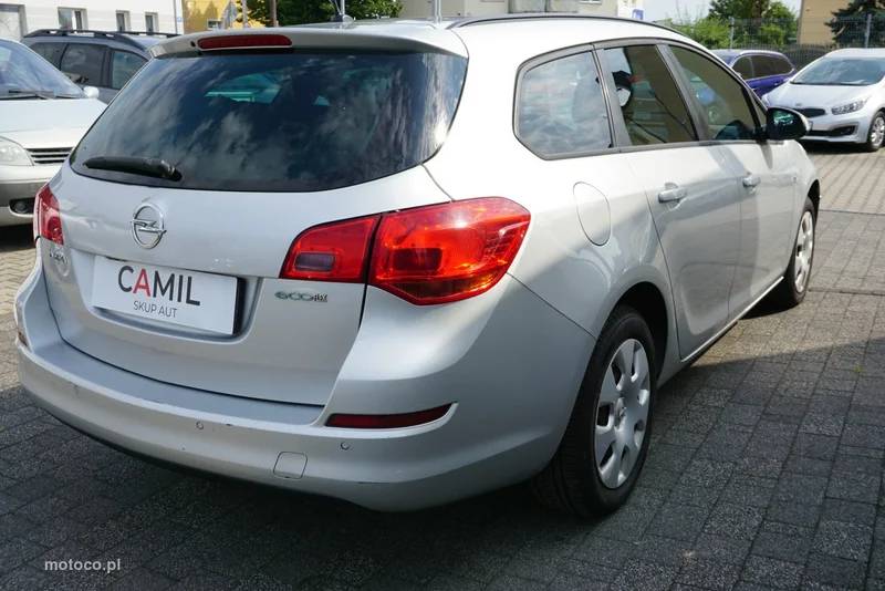 Opel Astra J 4