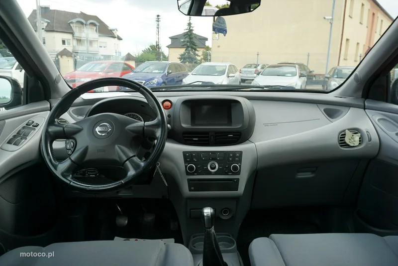 Nissan Almera Tino 14