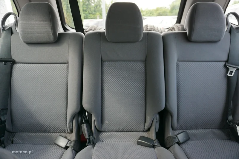 Nissan Almera Tino 15