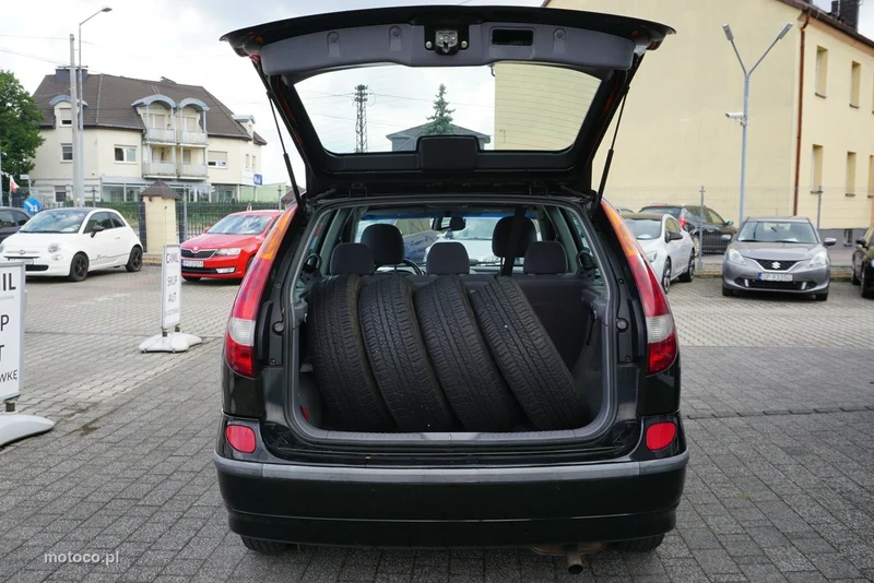 Nissan Almera Tino 16