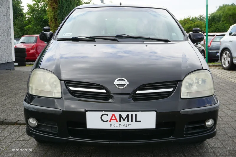 Nissan Almera Tino 3