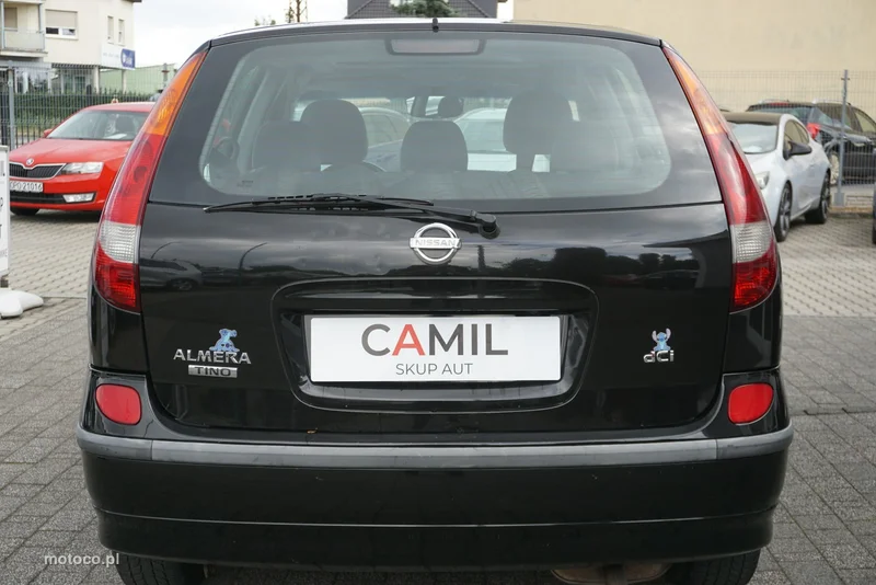 Nissan Almera Tino 5
