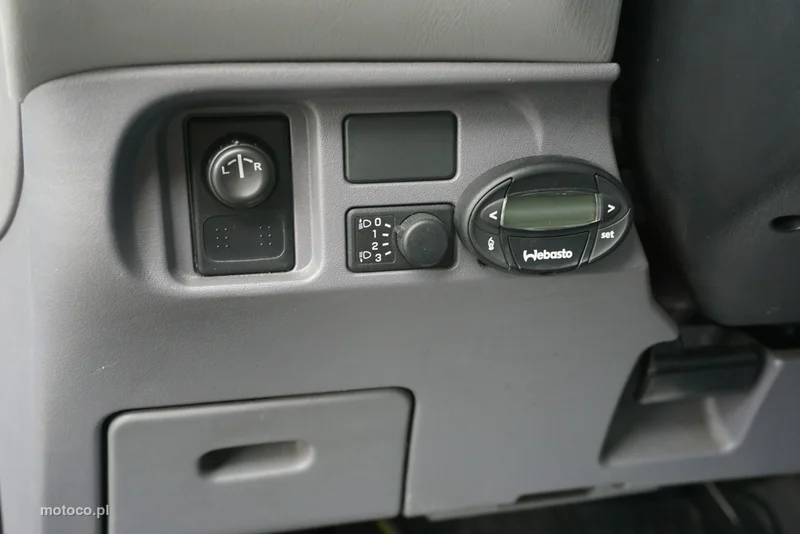 Nissan Almera Tino 9